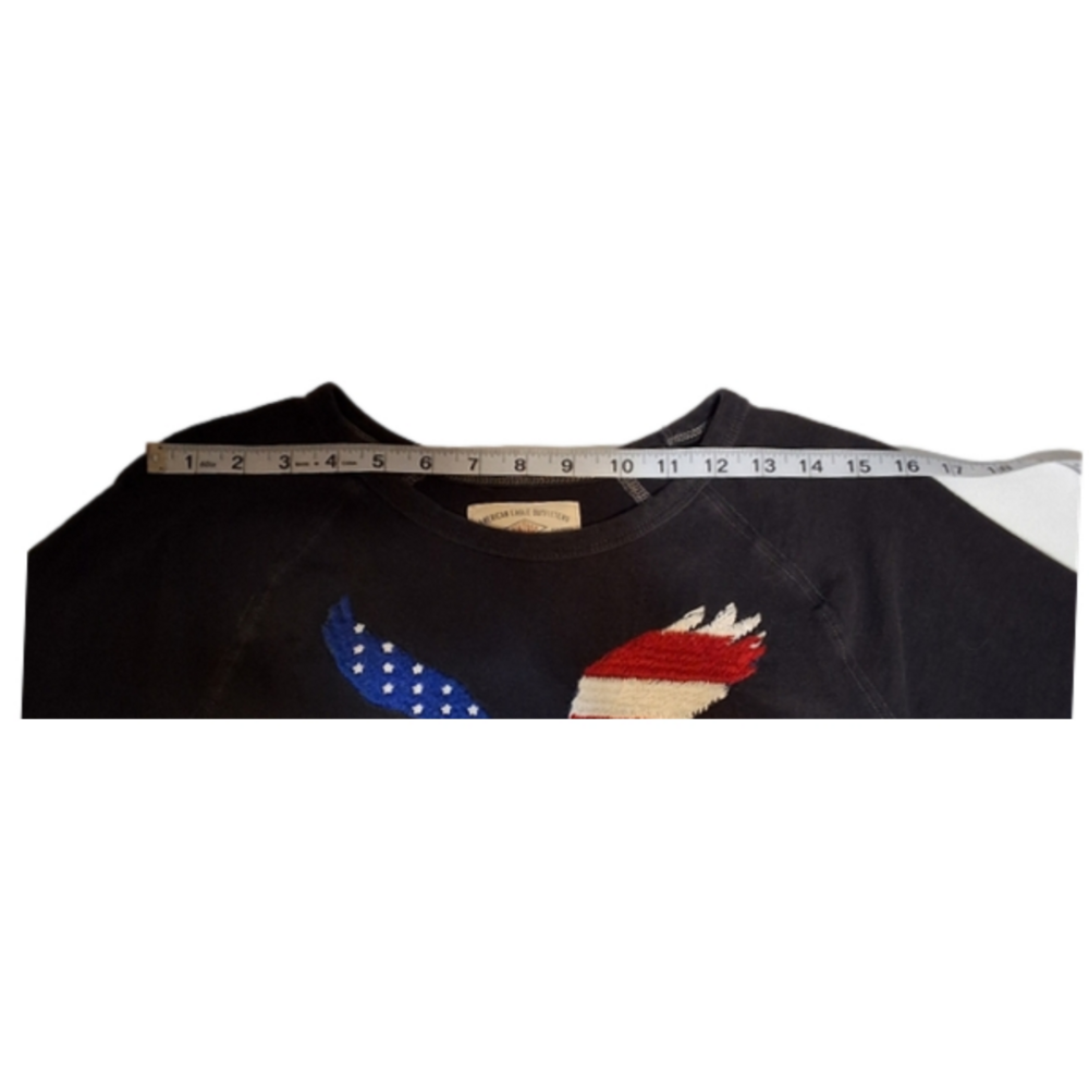 Elevate Your Style with American Eagle Vintage Men's Tee - Picture 6 of 8